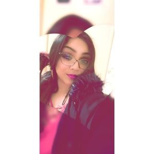 Meet your Posher, Abril